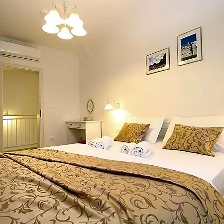 Hotel Elegant With Private Pool In