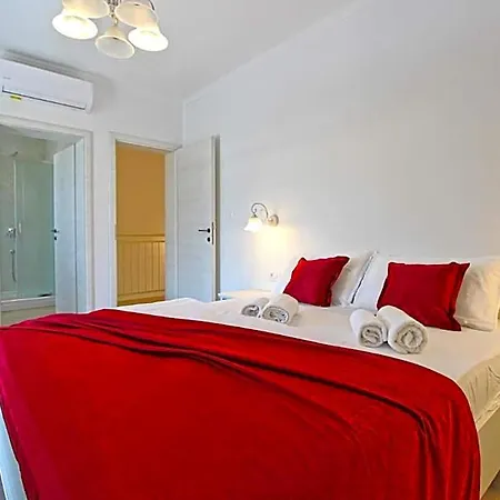 Elegant With Private Pool In Hotel