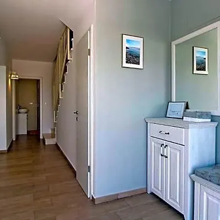 Elegant With Private Pool In *