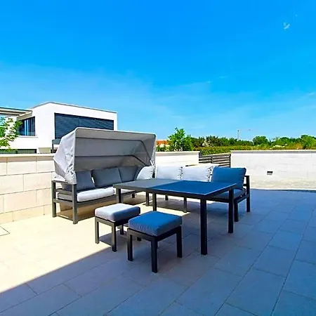 Elegant With Private Pool In * Bale