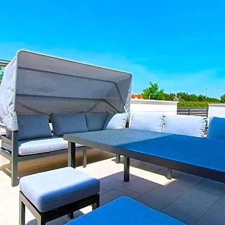 Elegant With Private Pool In Hotel *