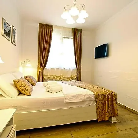 Elegant With Private Pool In Bale