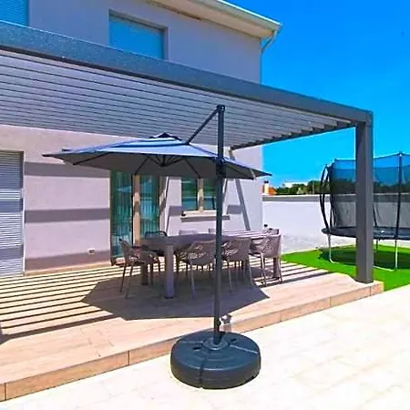 Elegant With Private Pool In Hotel