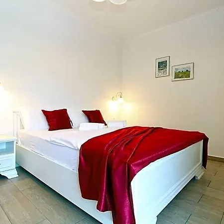 Elegant With Private Pool In Bale
